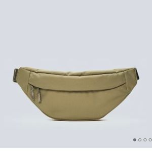 Everlane The Renew Transit Fanny Pack grey